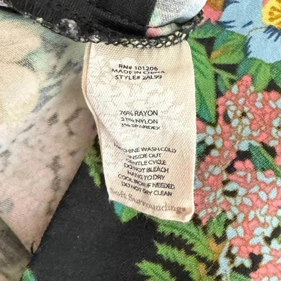 Soft Surroundings | Floral In Blooms Pants Curved Split Hem - Picture 8 of 8